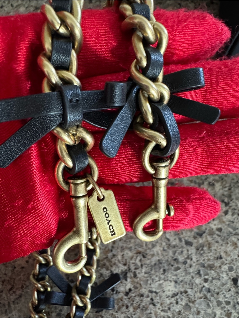🖤 Black Leather and Gold-Tone Chain Strap🖤 - Picture 6 of 16